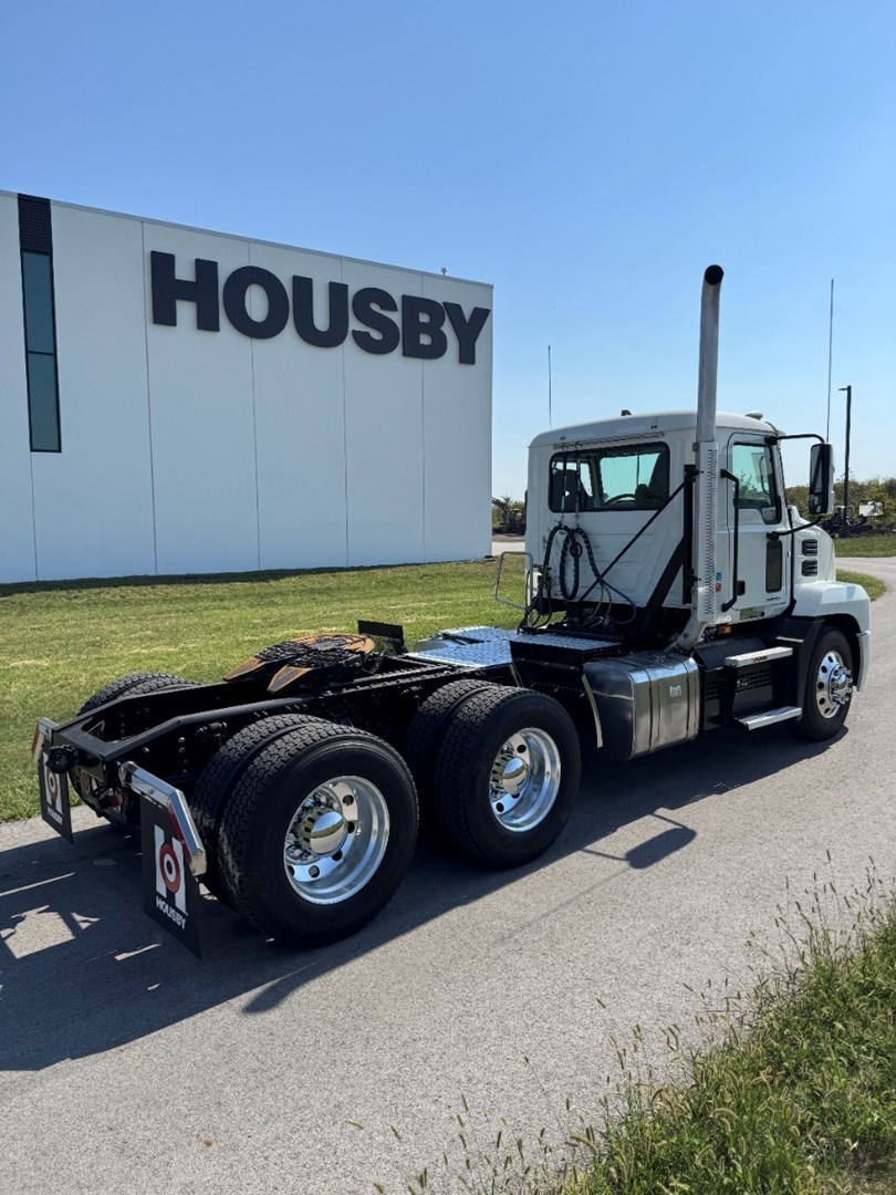 2022 MACK AN64T - USED TRUCKS DAY CAB - image 6